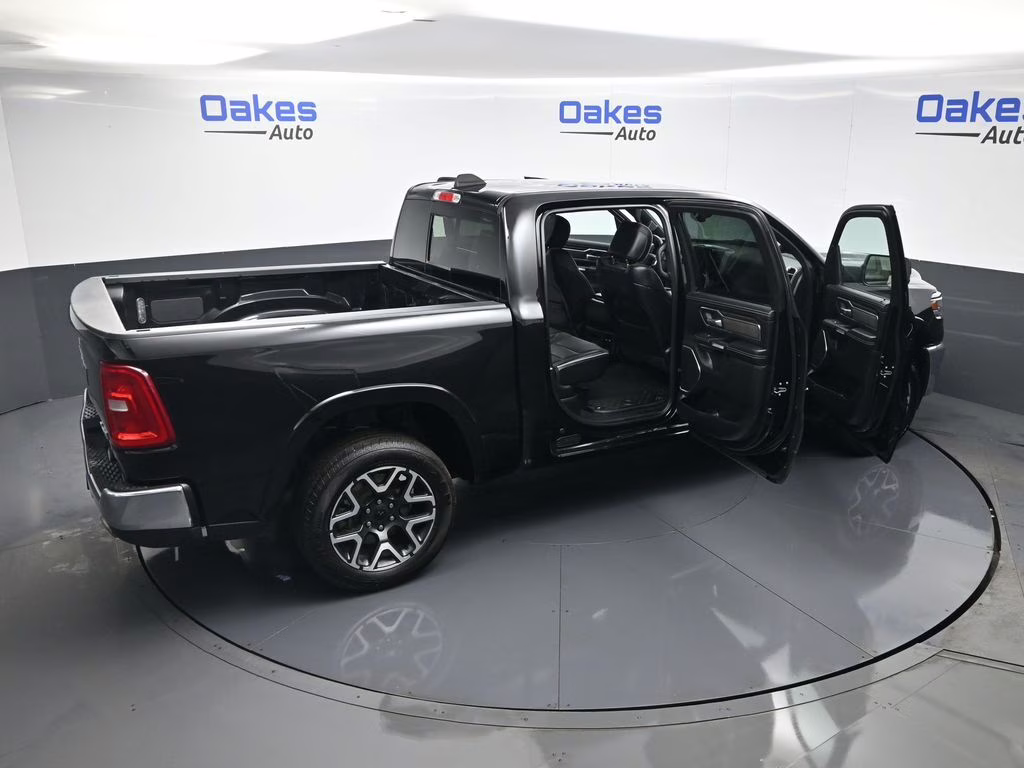 2025 Diamond Black Crystal Pearlcoat Ram 1500 Laramie 4X4 Truck