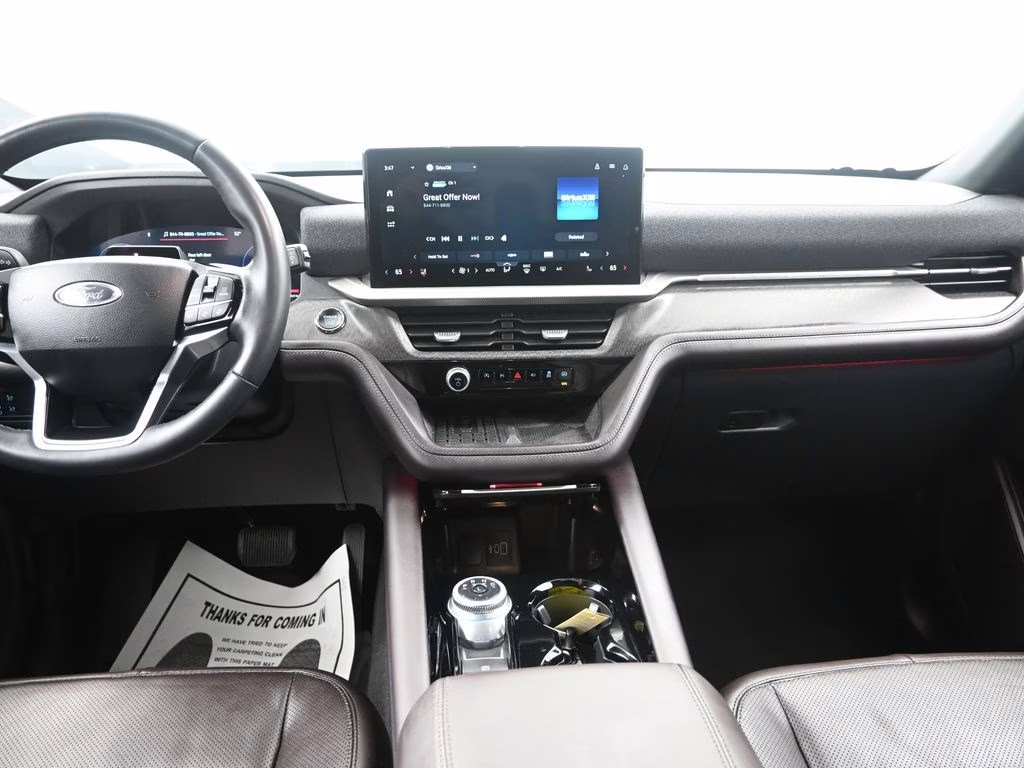 2025 White Metallic Ford Explorer Platinum 4X4 SUV