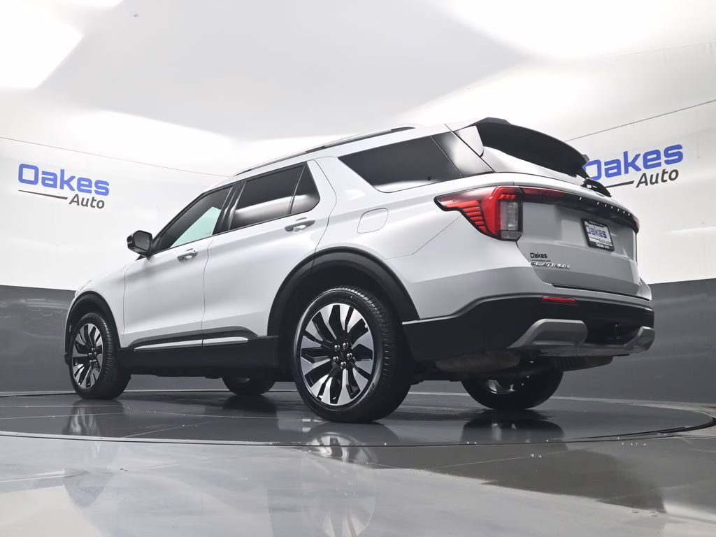 2025 White Metallic Ford Explorer Platinum 4X4 SUV