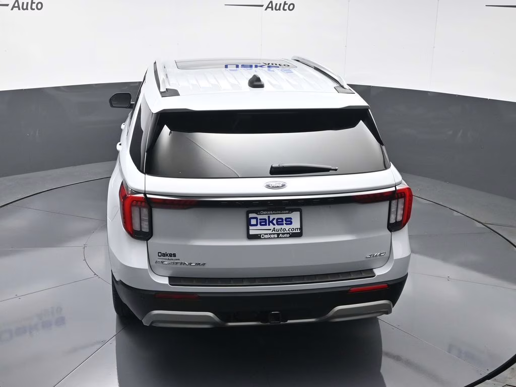 2025 White Metallic Ford Explorer Platinum 4X4 SUV