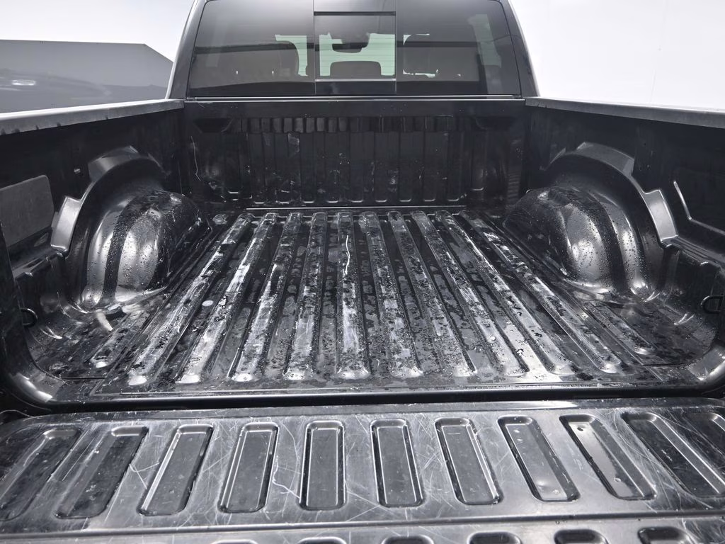 2025 Diamond Black Crystal Pearlcoat Ram 1500 Laramie 4X4 Truck