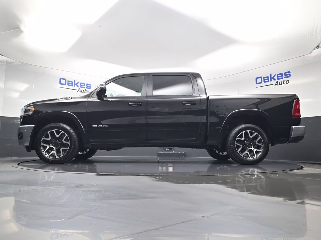 2025 Diamond Black Crystal Pearlcoat Ram 1500 Laramie 4X4 Truck