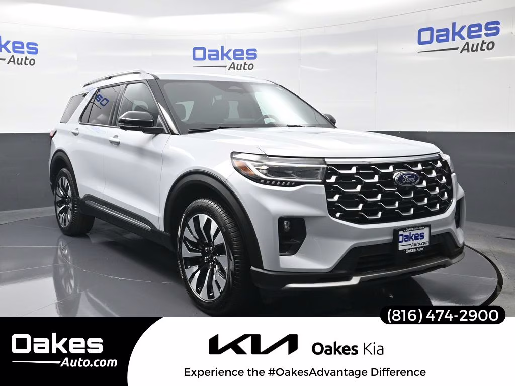 2025 White Metallic Ford Explorer Platinum 4X4 SUV