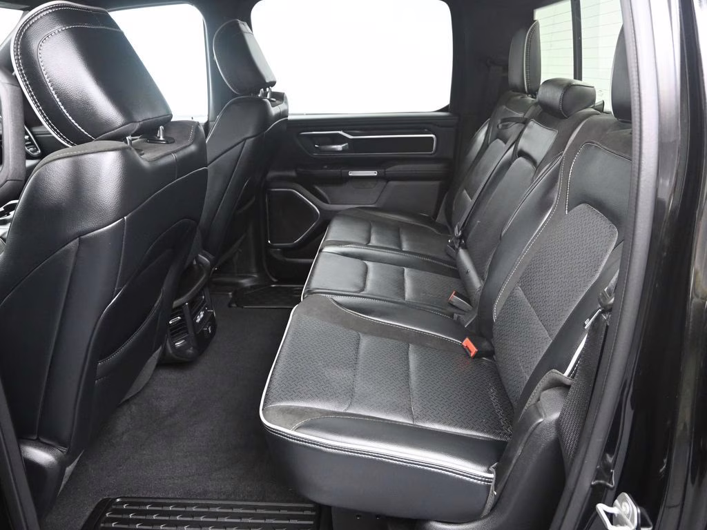 2025 Diamond Black Crystal Pearlcoat Ram 1500 Laramie 4X4 Truck