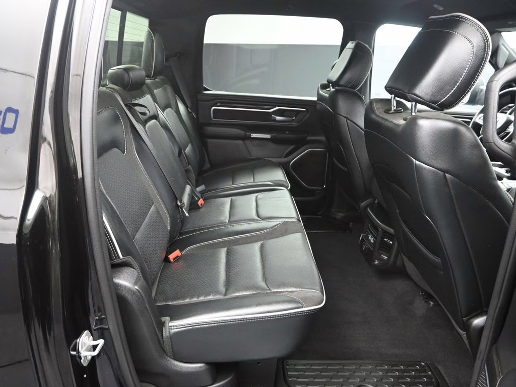 2025 Diamond Black Crystal Pearlcoat Ram 1500 Laramie 4X4 Truck