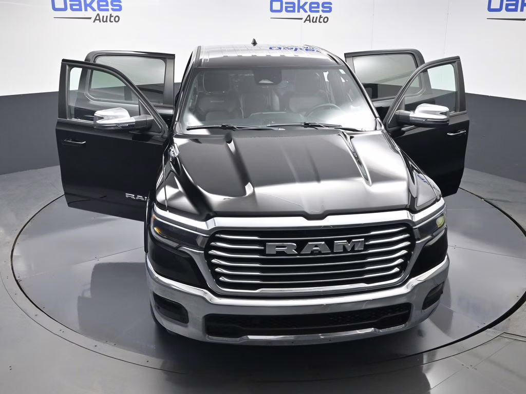 2025 Diamond Black Crystal Pearlcoat Ram 1500 Laramie 4X4 Truck