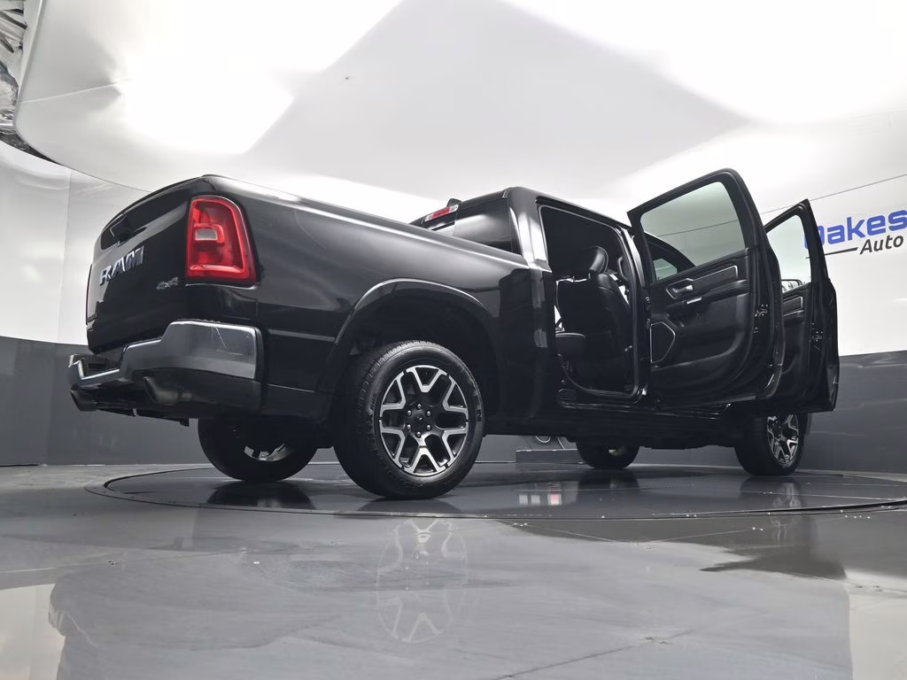 2025 Diamond Black Crystal Pearlcoat Ram 1500 Laramie 4X4 Truck