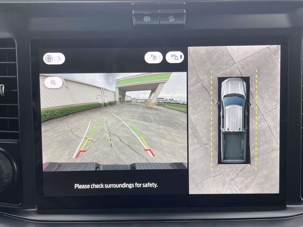 2025 White Metallic Ford Super Duty F-450 DRW Platinum 4X4 Truck