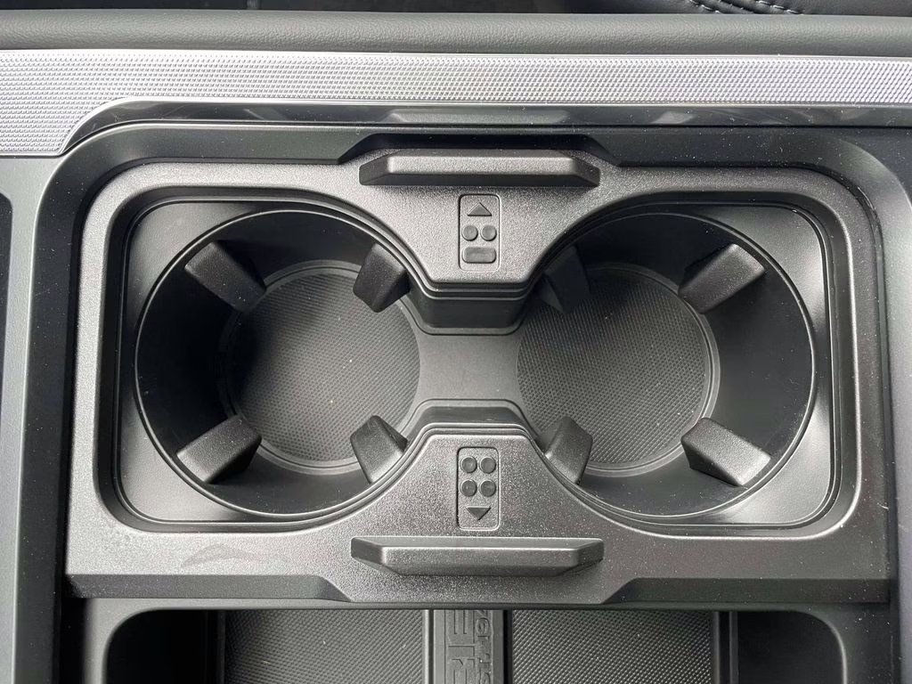 2025 White Metallic Ford Super Duty F-450 DRW Platinum 4X4 Truck