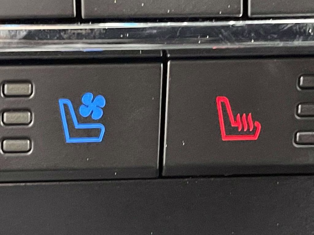 2025 White Metallic Ford Super Duty F-450 DRW Platinum 4X4 Truck