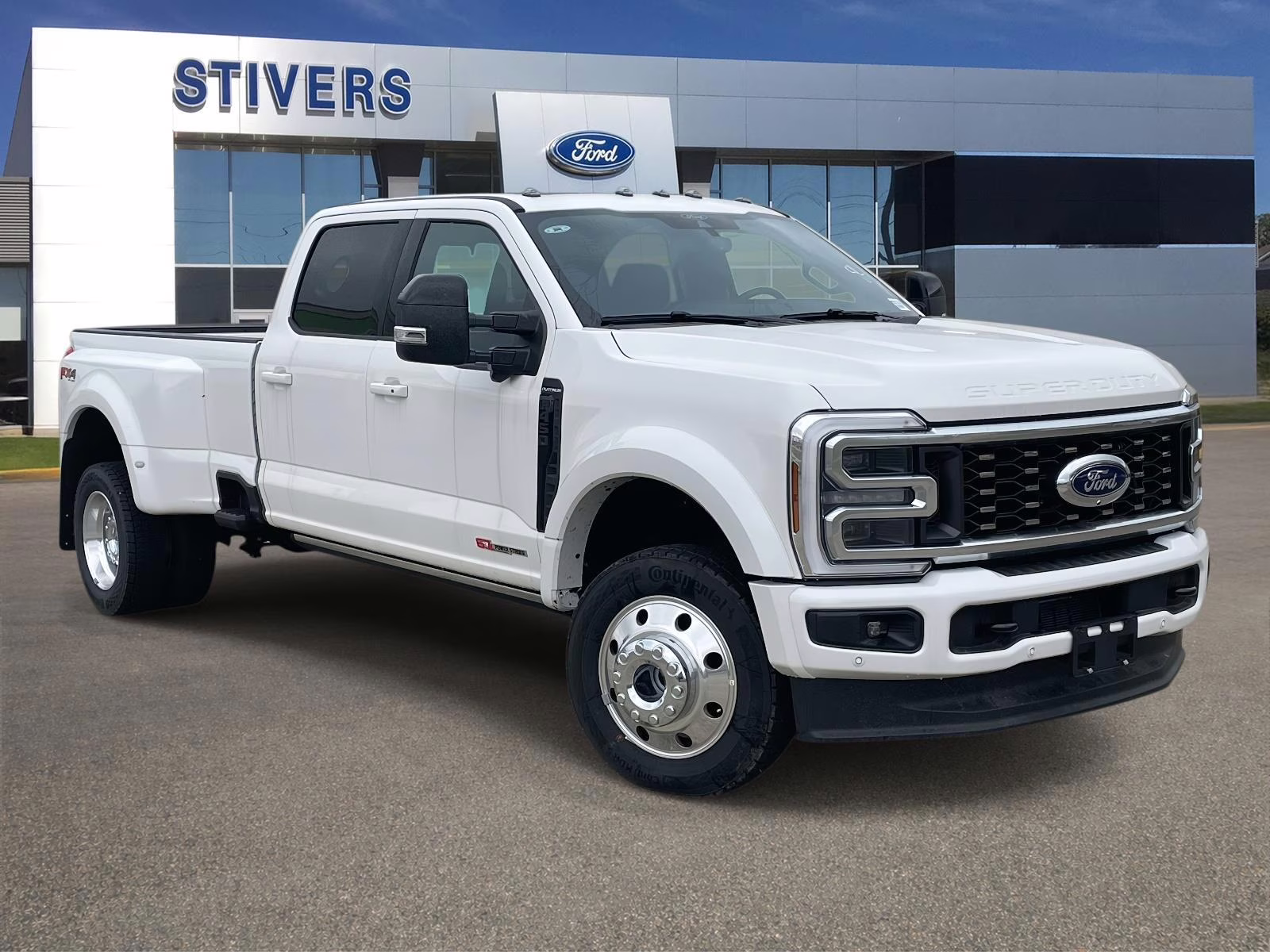 2025 White Metallic Ford Super Duty F-450 DRW Platinum 4X4 Truck