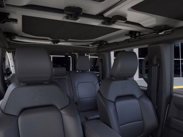 2026 Oxford White Ford Bronco Badlands 4X4 SUV