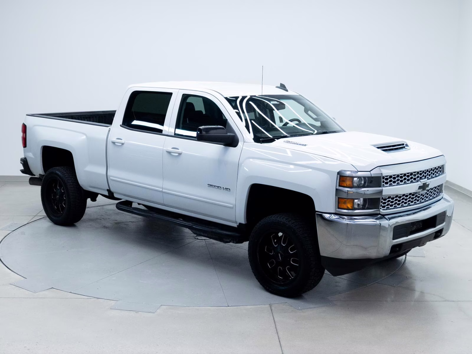 2019 Summit White Chevrolet Silverado 2500HD LT 4X4 Truck