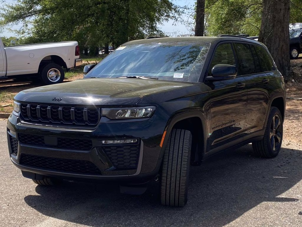 2026 Diamond Black Crystal Pearlcoat Jeep Grand Cherokee Limited RWD SUV