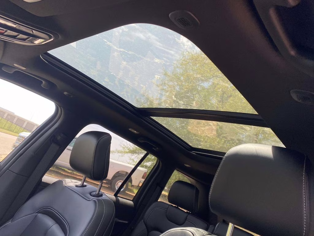 2026 Diamond Black Crystal Pearlcoat Jeep Grand Cherokee Limited RWD SUV