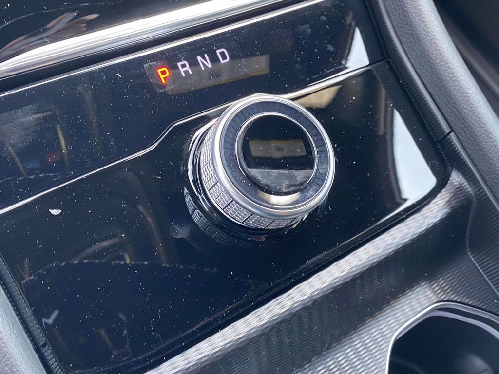 2026 Diamond Black Crystal Pearlcoat Jeep Grand Cherokee Limited RWD SUV