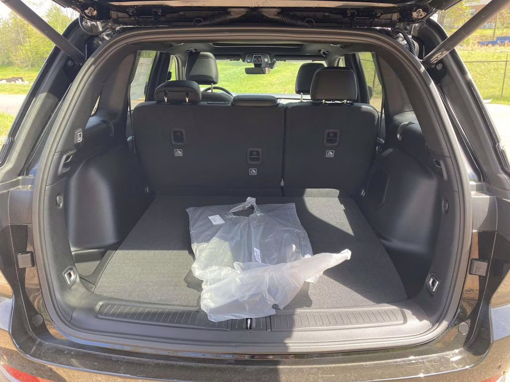 2026 Diamond Black Crystal Pearlcoat Jeep Grand Cherokee Limited RWD SUV