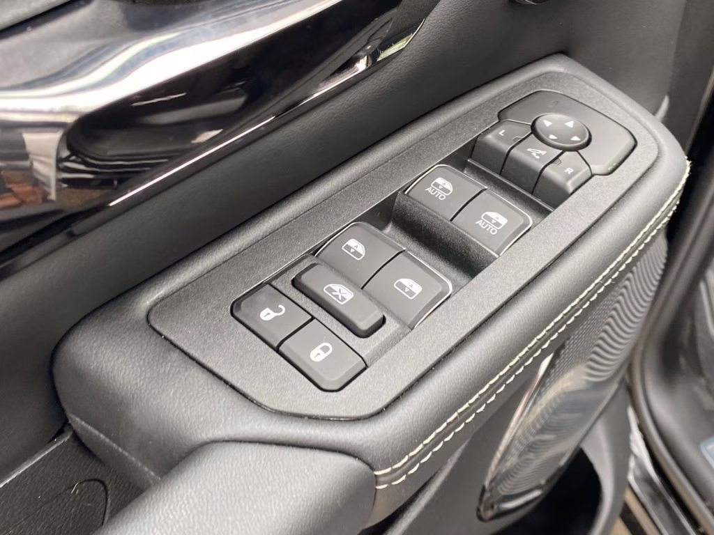 2026 Diamond Black Crystal Pearlcoat Ram 1500 Limited 4X4 Truck