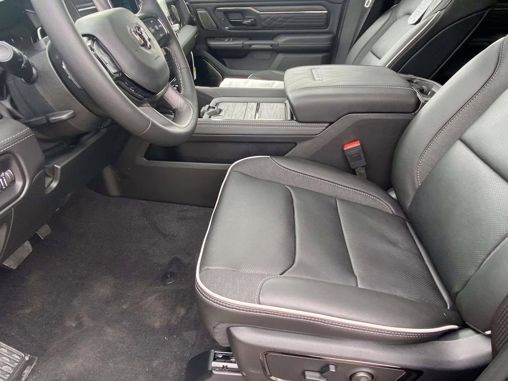 2026 Diamond Black Crystal Pearlcoat Ram 1500 Limited 4X4 Truck