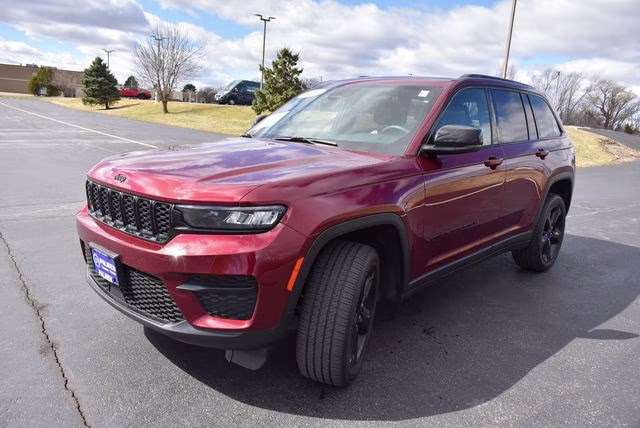 2024 Velvet Red Pearlcoat Jeep Grand Cherokee Altitude X 4X4 SUV