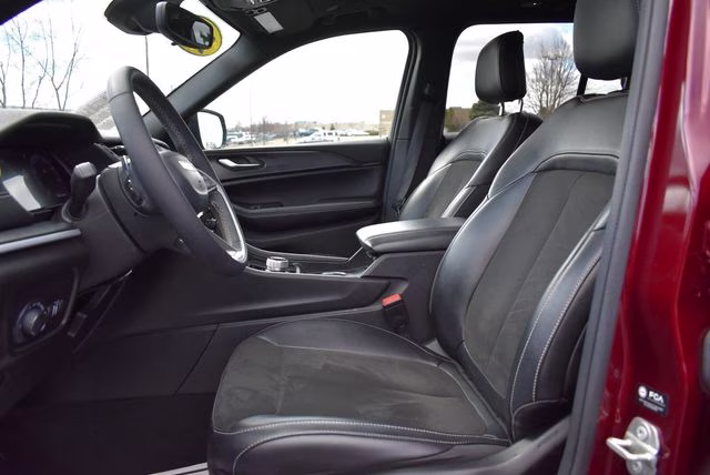 2024 Velvet Red Pearlcoat Jeep Grand Cherokee Altitude X 4X4 SUV