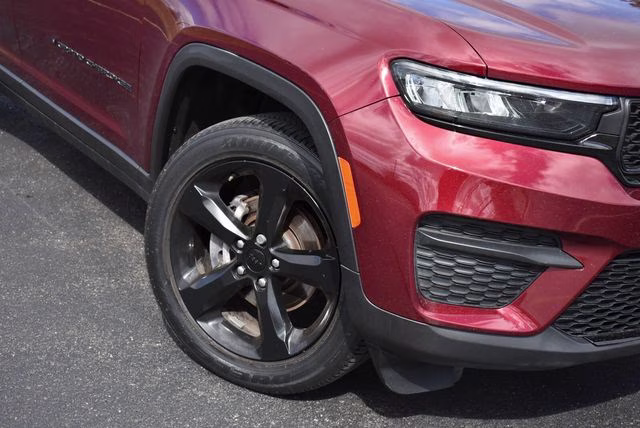 2024 Velvet Red Pearlcoat Jeep Grand Cherokee Altitude X 4X4 SUV