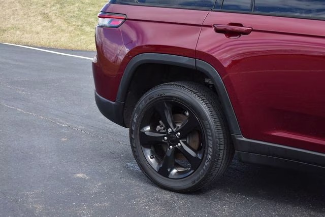 2024 Velvet Red Pearlcoat Jeep Grand Cherokee Altitude X 4X4 SUV