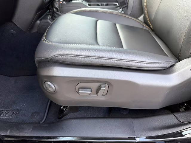 2026 Black Clearcoat Jeep Gladiator Sahara 4X4 Truck