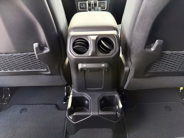 2026 Black Clearcoat Jeep Gladiator Sahara 4X4 Truck