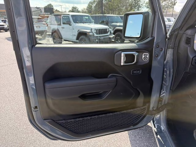 2026 Anvil Clearcoat Jeep Gladiator Sport S 4X4 Truck