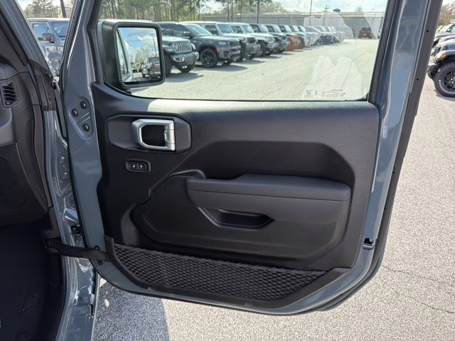 2026 Anvil Clearcoat Jeep Gladiator Sport S 4X4 Truck