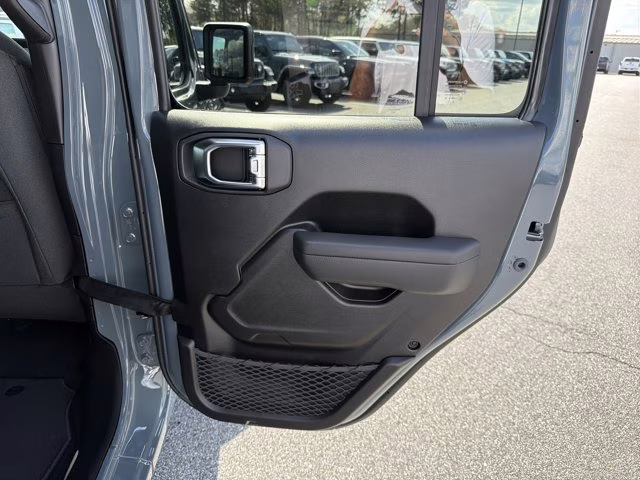 2026 Anvil Clearcoat Jeep Gladiator Sport S 4X4 Truck