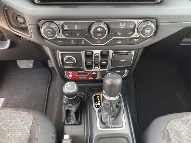 2026 Anvil Clearcoat Jeep Gladiator Mojave 4X4 Truck