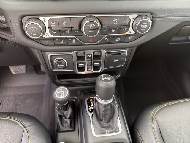 2026 Anvil Clearcoat Jeep Wrangler Sahara 4X4 Convertible