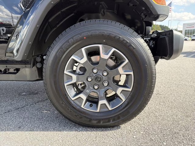 2026 Black Clearcoat Jeep Gladiator Sahara 4X4 Truck