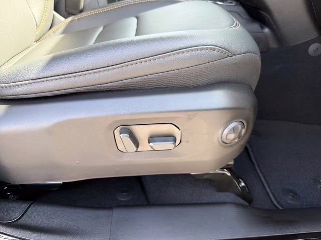 2026 Black Clearcoat Jeep Gladiator Sahara 4X4 Truck