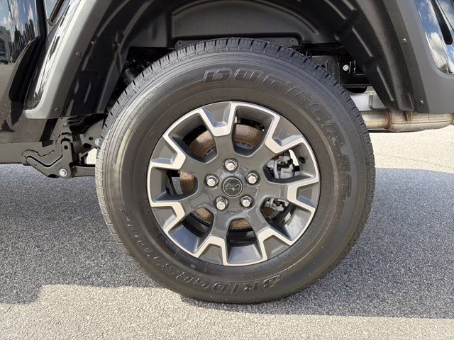 2026 Black Clearcoat Jeep Gladiator Sahara 4X4 Truck