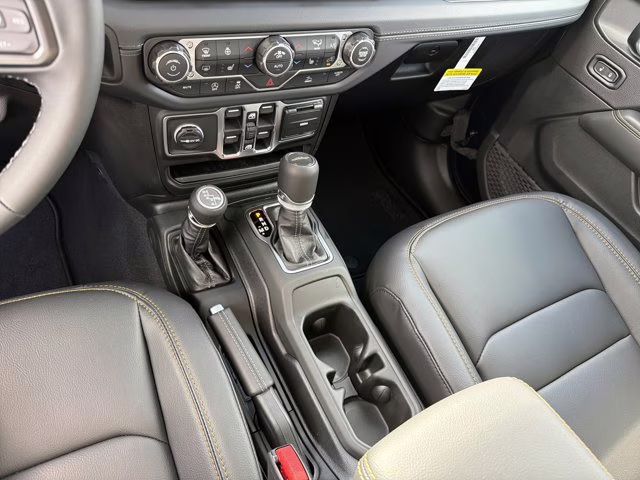 2026 Black Clearcoat Jeep Gladiator Sahara 4X4 Truck