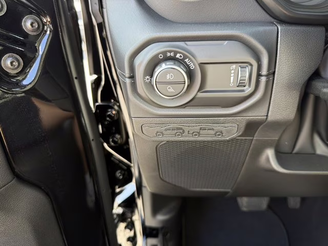 2026 Black Clearcoat Jeep Gladiator Sahara 4X4 Truck