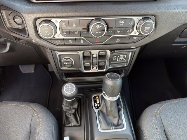 2026 Anvil Clearcoat Jeep Gladiator Sport S 4X4 Truck