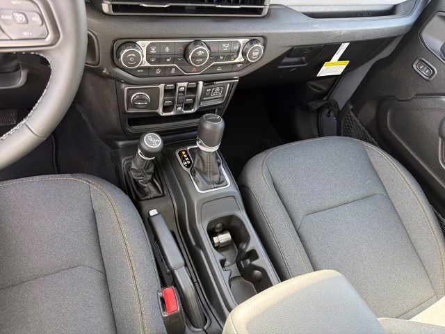 2026 Anvil Clearcoat Jeep Gladiator Sport S 4X4 Truck