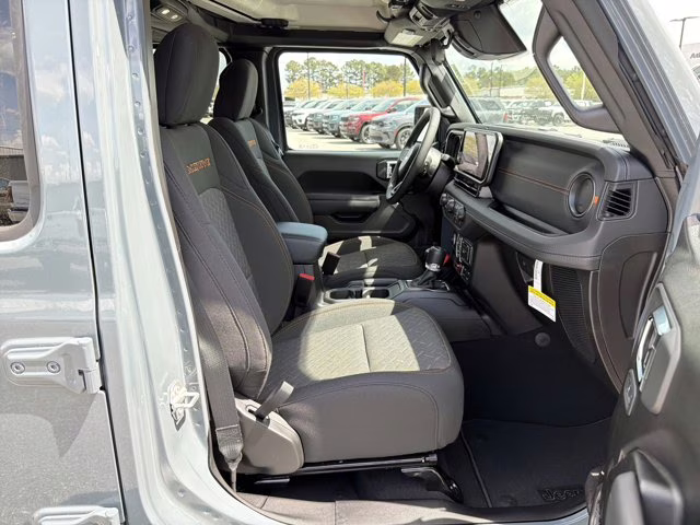 2026 Anvil Clearcoat Jeep Gladiator Mojave 4X4 Truck