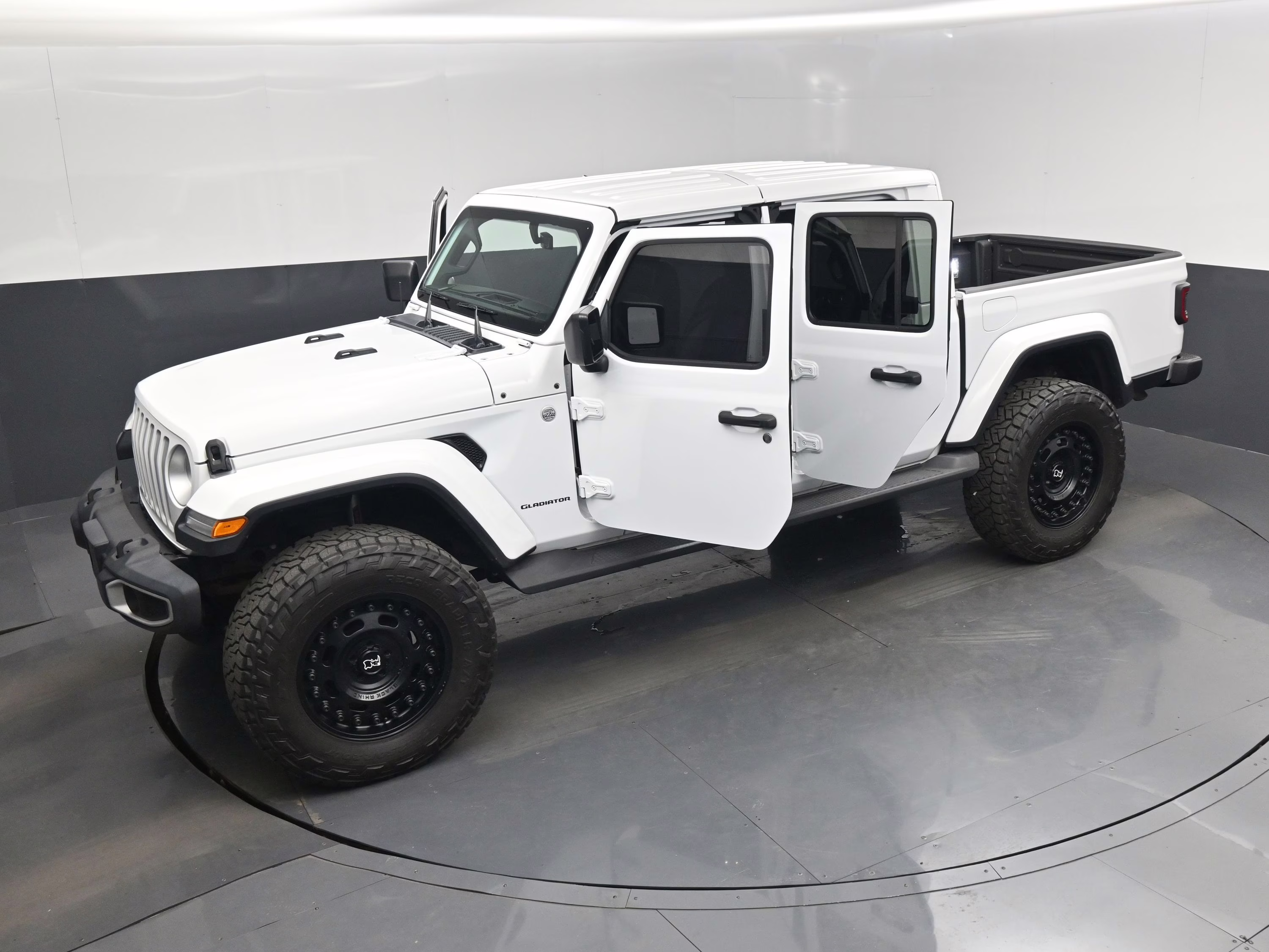 2020 Bright White Clearcoat Jeep Gladiator Overland 4X4 Truck