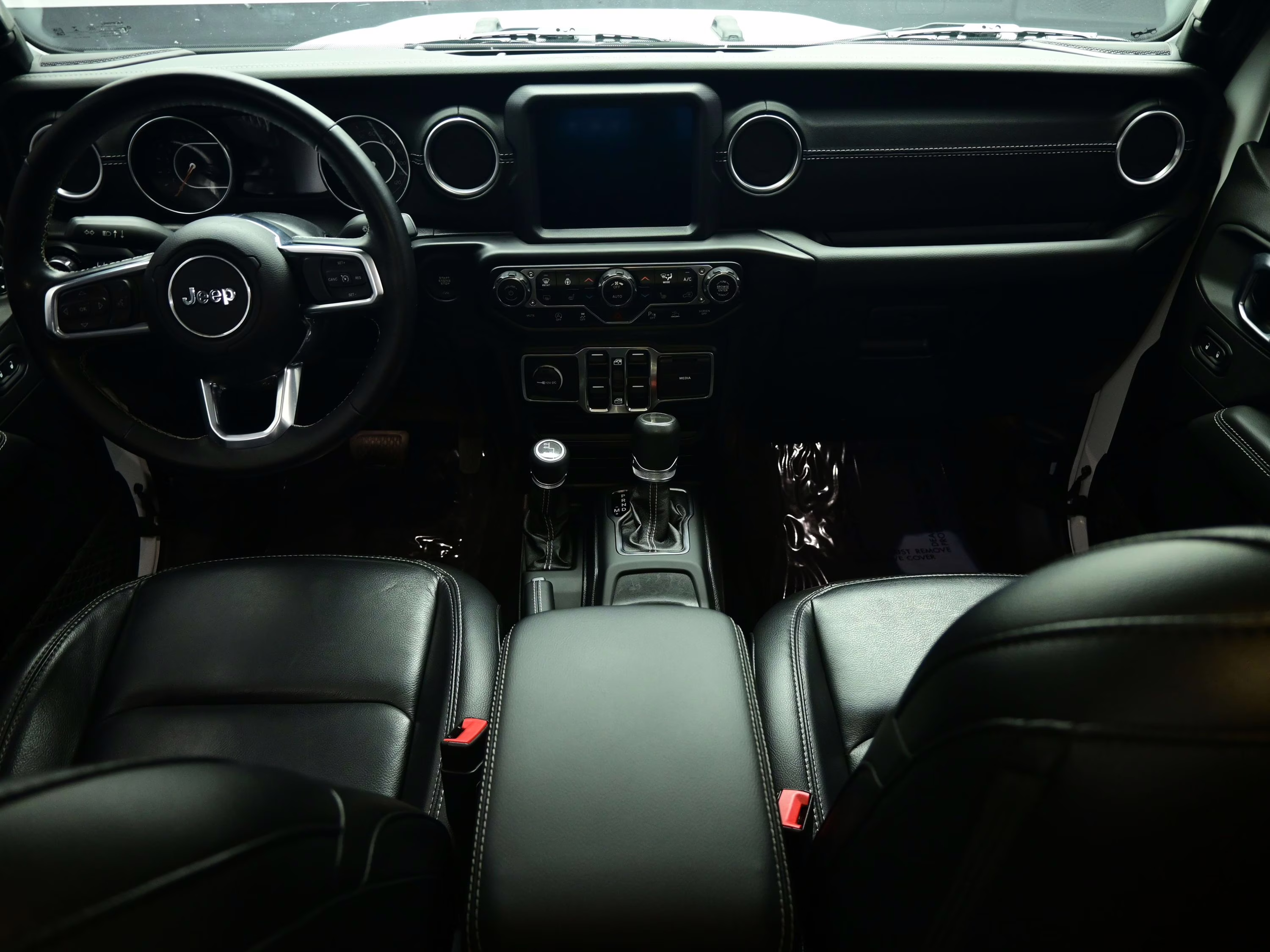 2020 Bright White Clearcoat Jeep Gladiator Overland 4X4 Truck