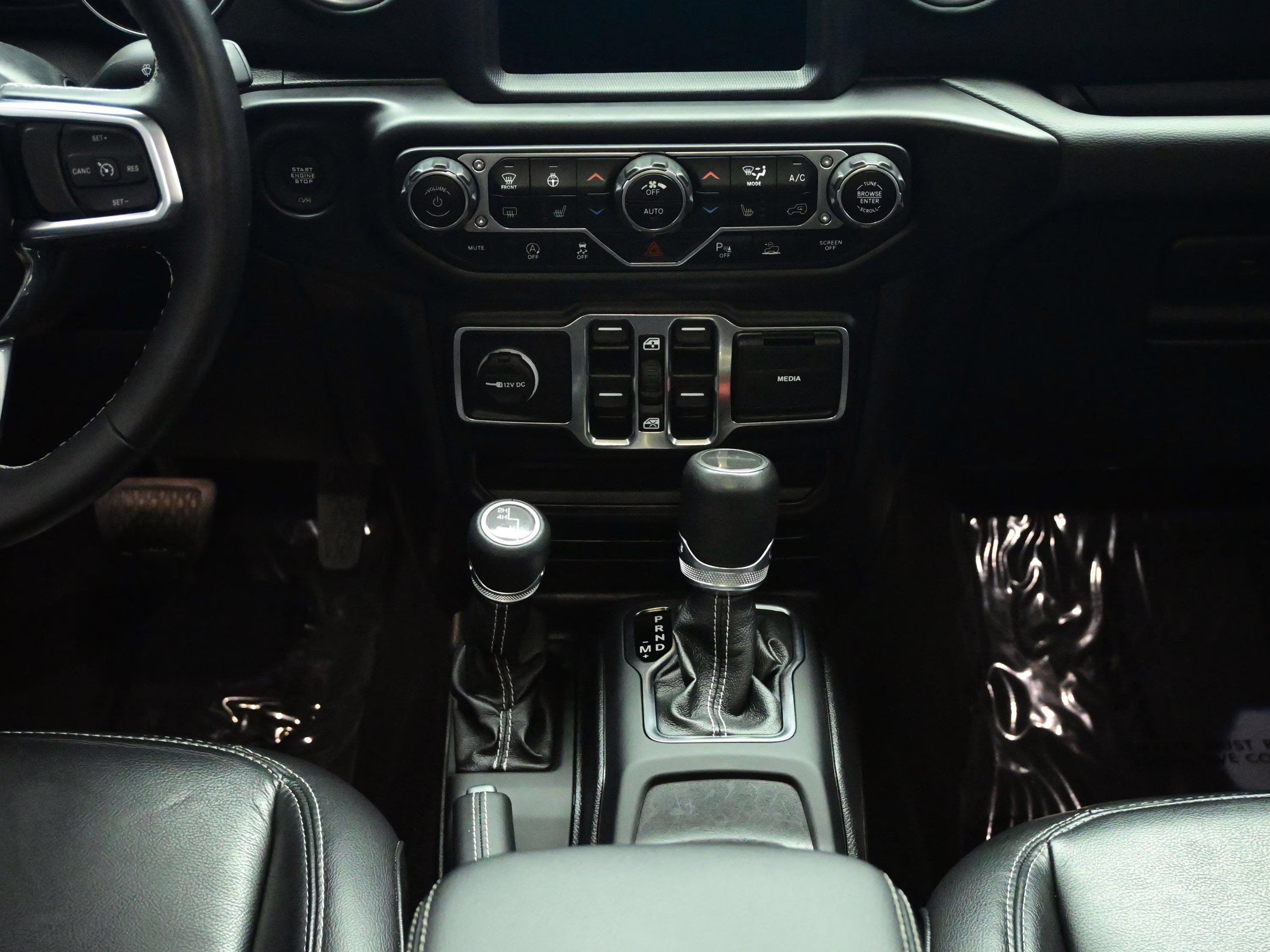 2020 Bright White Clearcoat Jeep Gladiator Overland 4X4 Truck