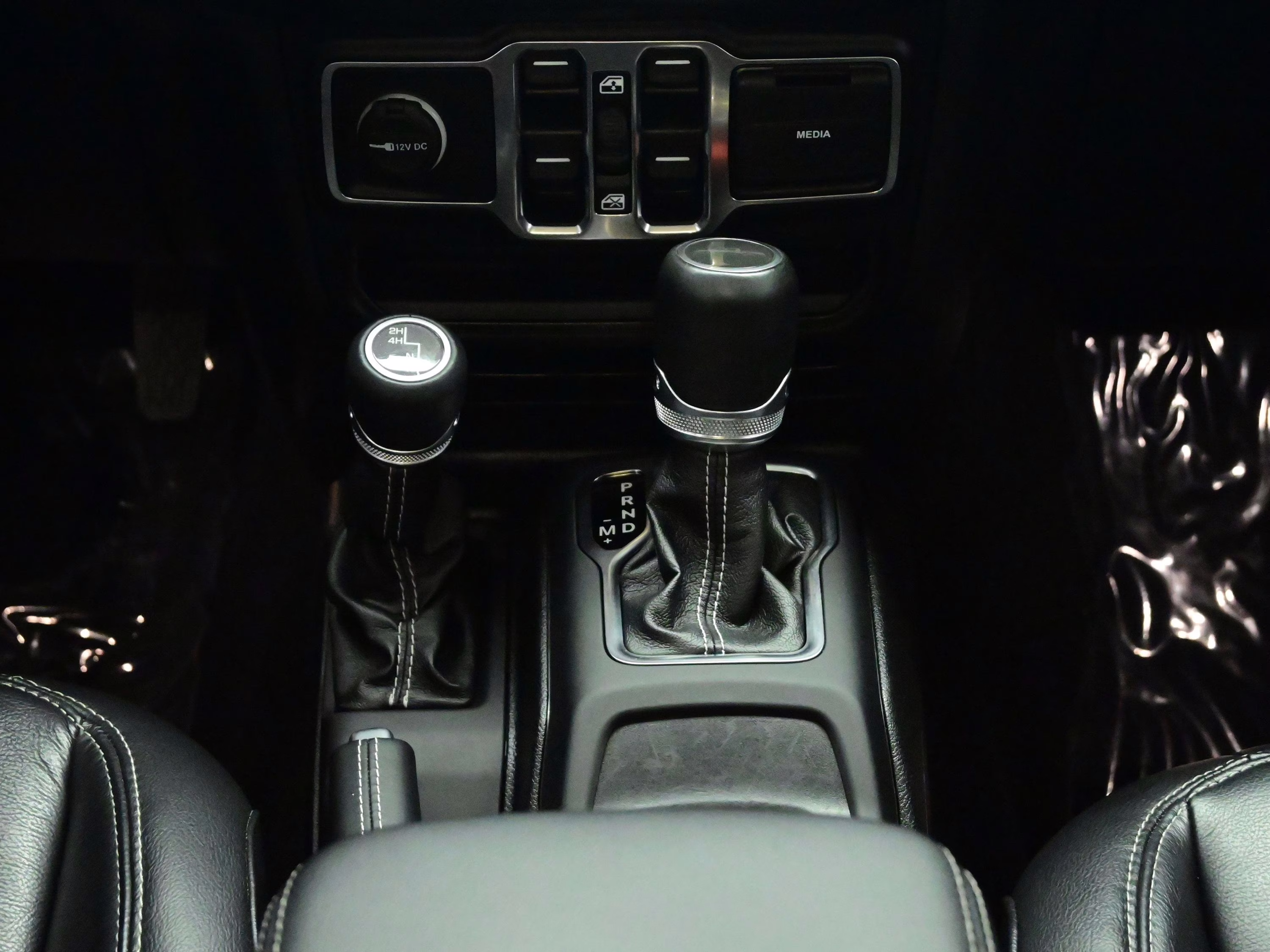 2020 Bright White Clearcoat Jeep Gladiator Overland 4X4 Truck