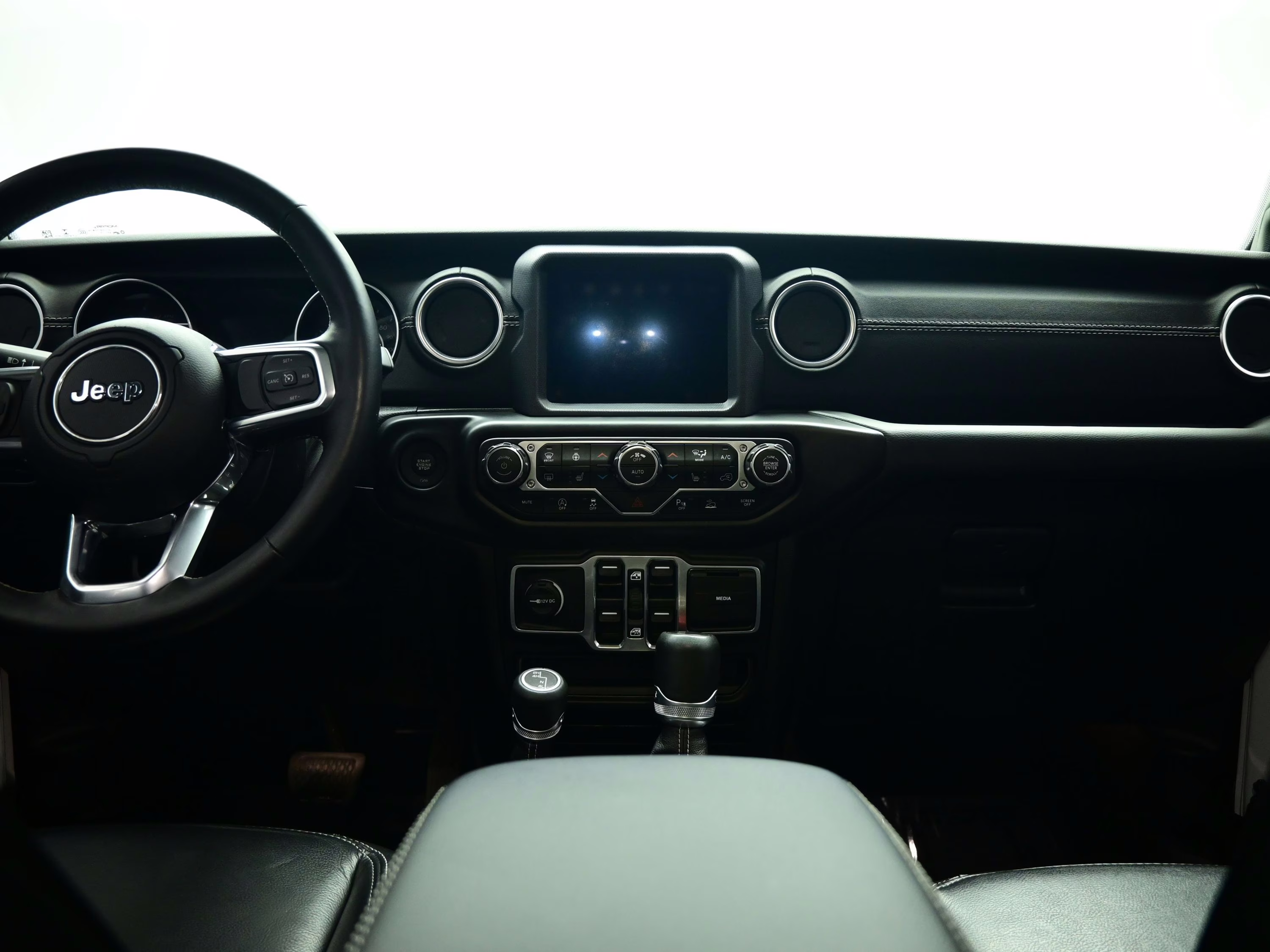 2020 Bright White Clearcoat Jeep Gladiator Overland 4X4 Truck