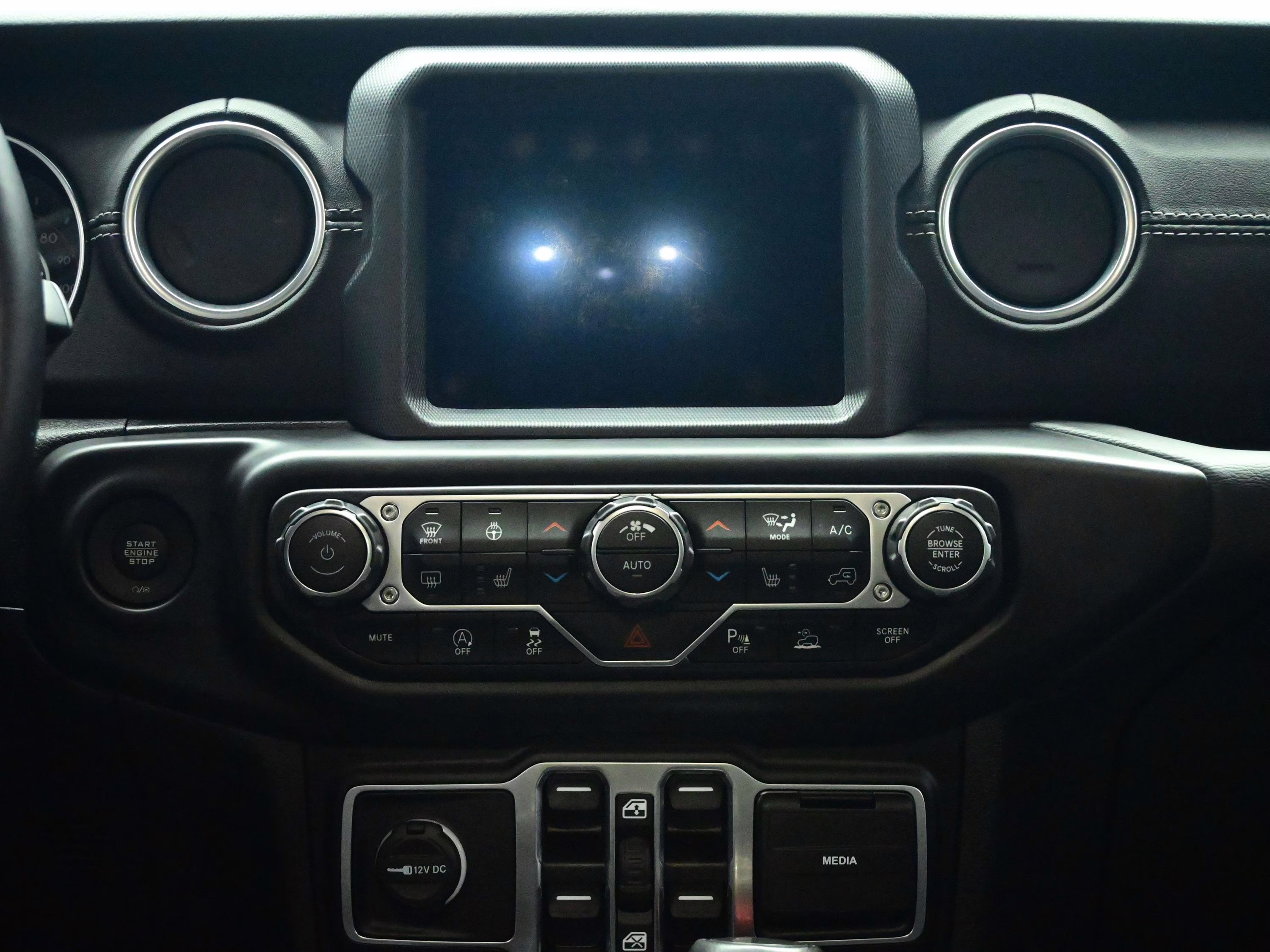 2020 Bright White Clearcoat Jeep Gladiator Overland 4X4 Truck