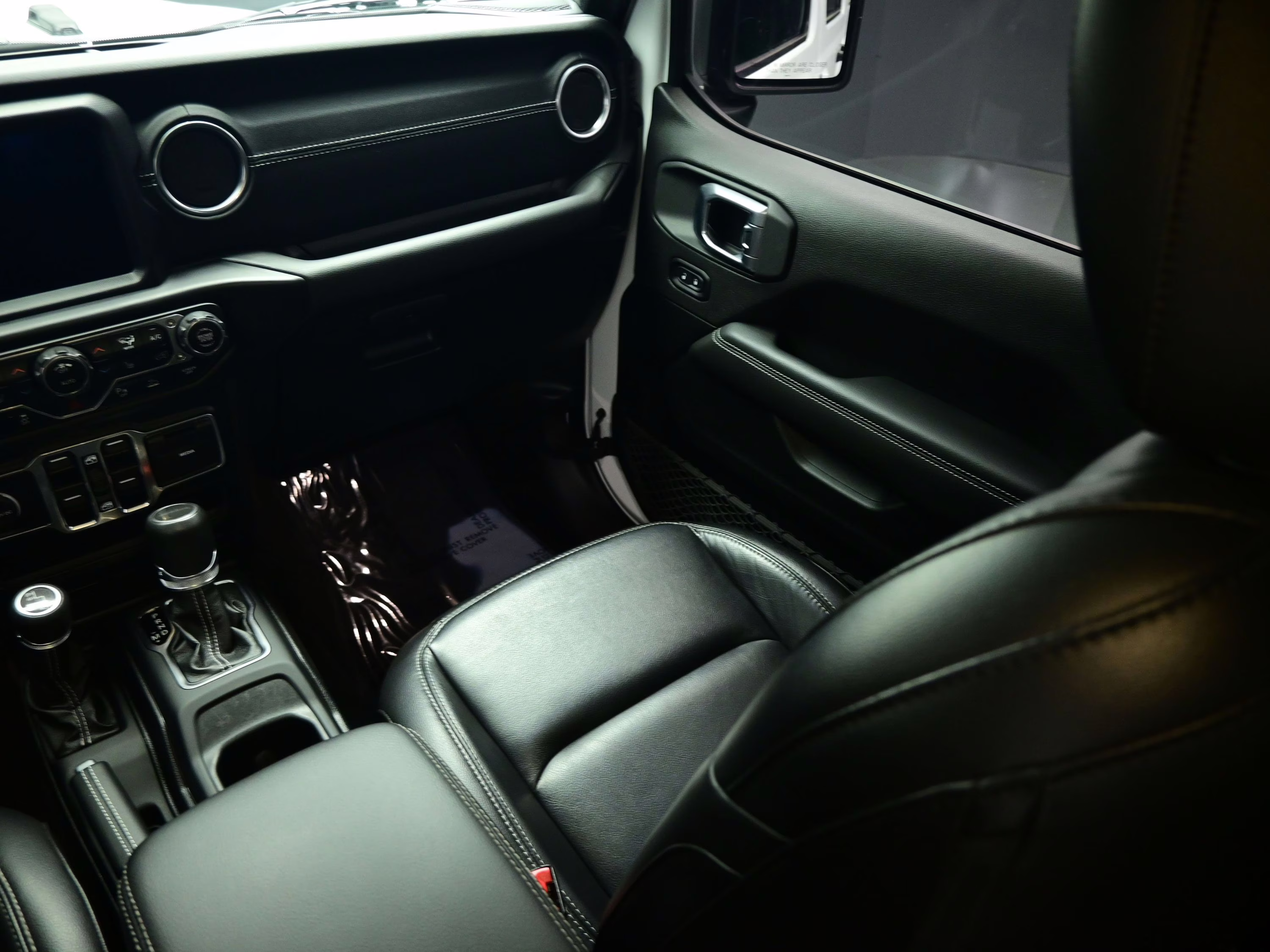 2020 Bright White Clearcoat Jeep Gladiator Overland 4X4 Truck