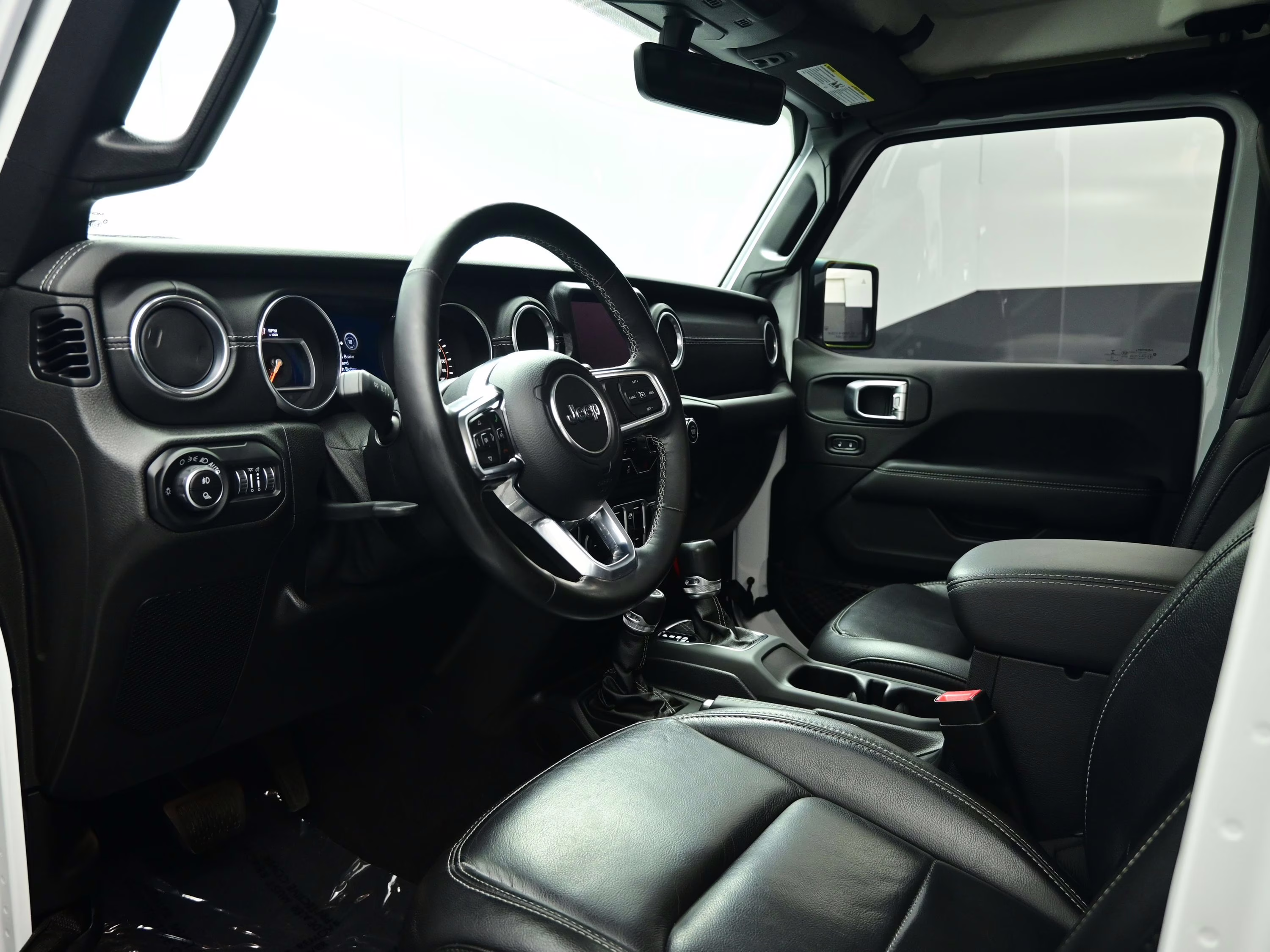 2020 Bright White Clearcoat Jeep Gladiator Overland 4X4 Truck